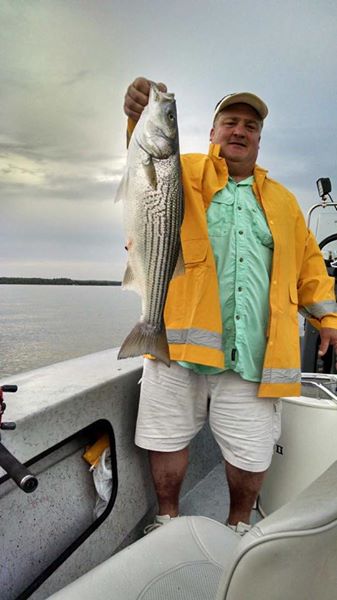 Big Fish Striper Fishing On Lake Texoma (14)